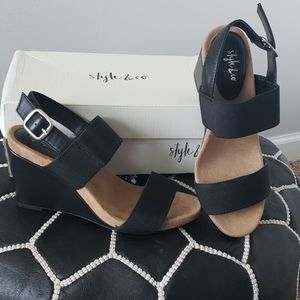 NWB Style & Co Fillipip Sandals sz 7